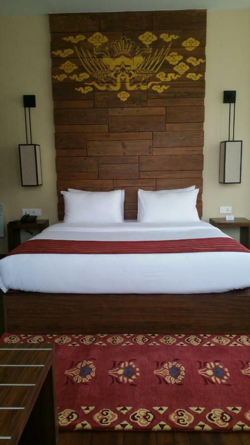 The Pema By Realm Hotel Тхимпху Екстериор снимка